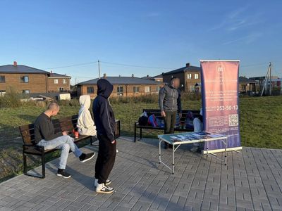 11 сентября, в День трезвости, члены АА Казани провели в д. Куюки мероприятие по информированию общественности об АА.